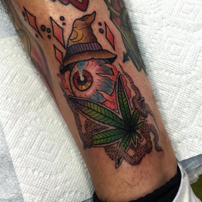 tatuaje marihuana cannabis 125