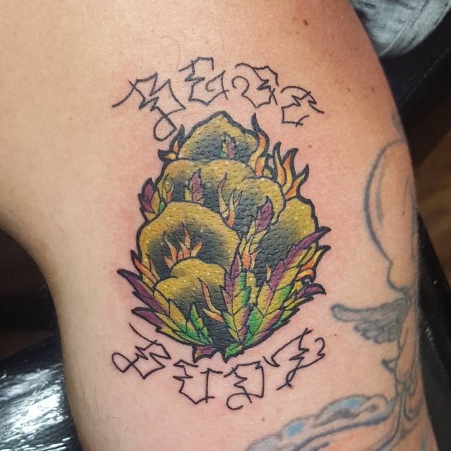 tatuaje marihuana cannabis 31