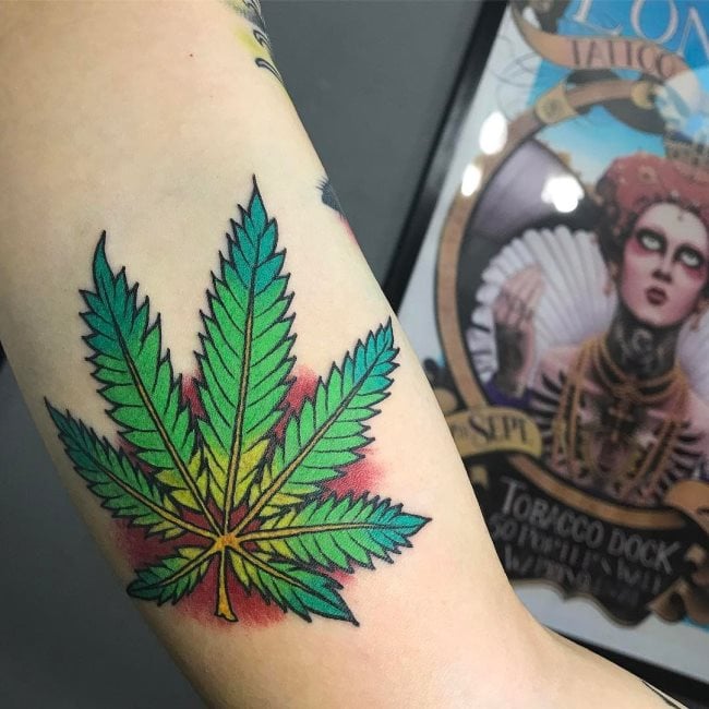 tatuaje marihuana cannabis 37