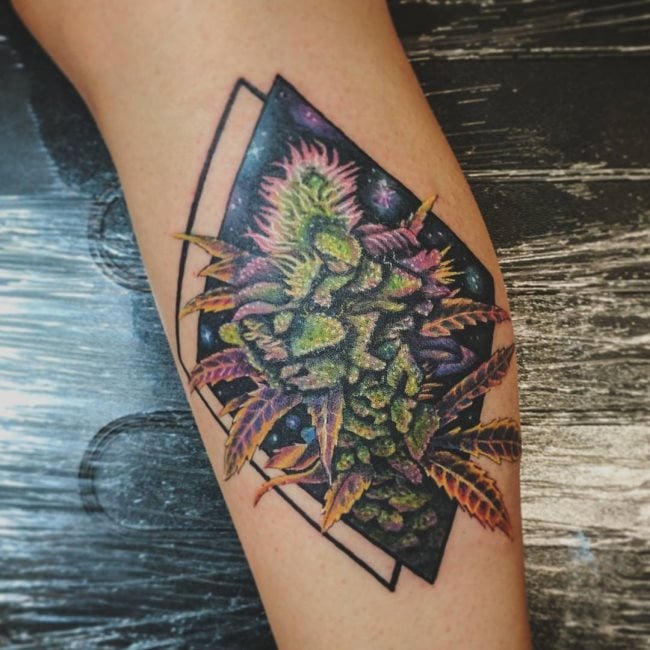 tatuaje marihuana cannabis 41