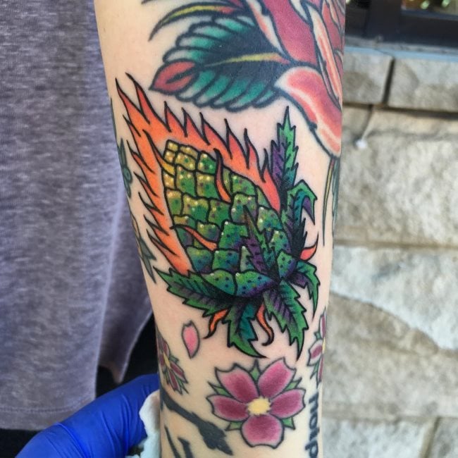 tatuaje marihuana cannabis 95