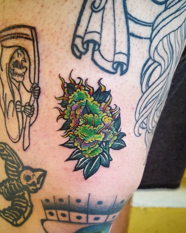 tatuaje marihuana cannabis 97
