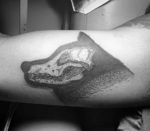 tatuaje calavera lobo 09