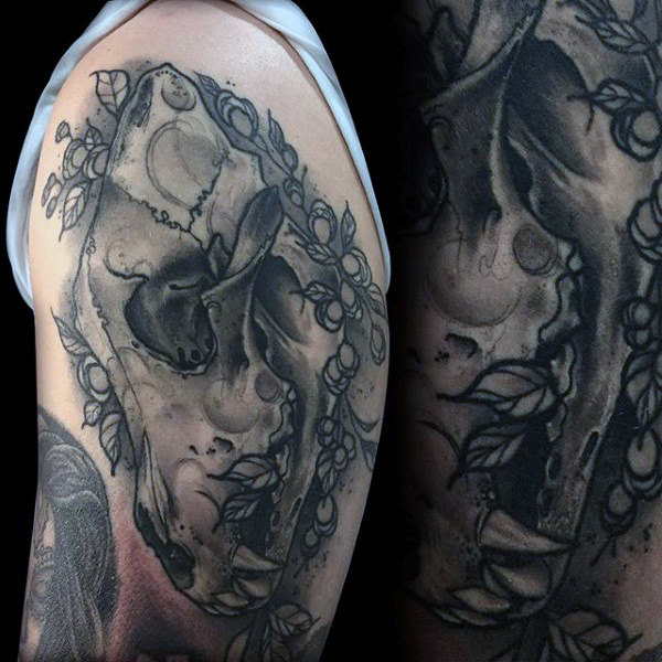tatuaje calavera lobo 133