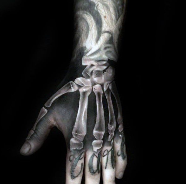 tatuaje hueso esqueleto mano 01