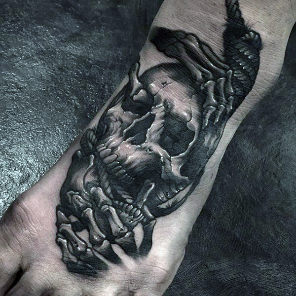 tatuaje hueso esqueleto mano 123