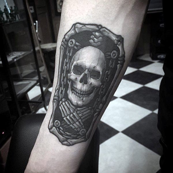 tatuaje hueso esqueleto mano 145