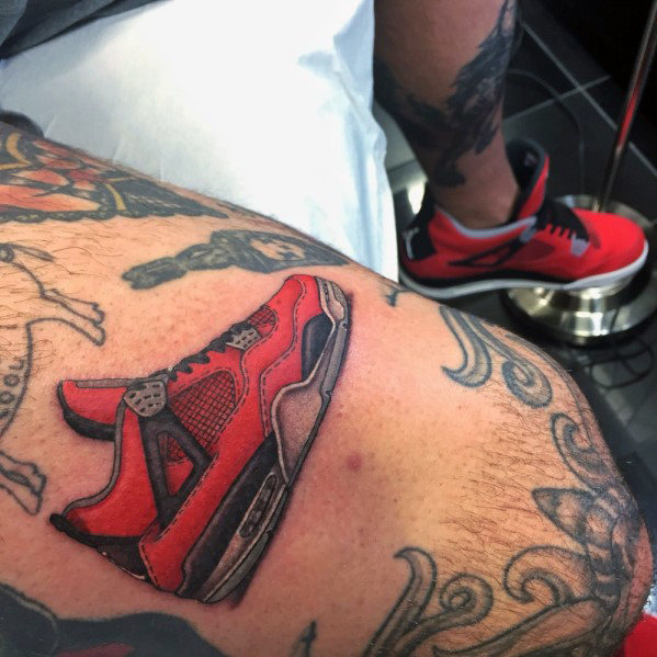 65 Tatuajes de Nike: Zapatillas, símbolos, logos y más