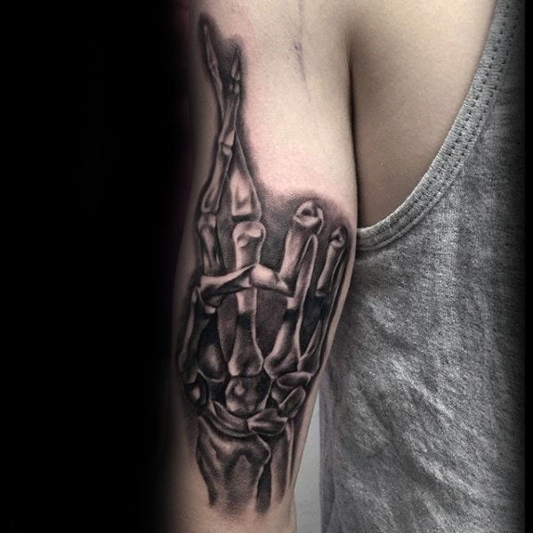 tatuaje parte posterior brazo 41