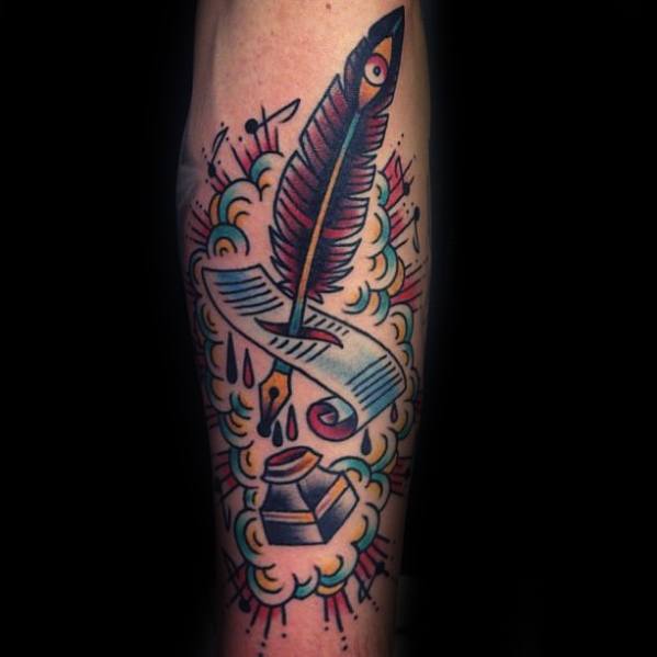 Tatuaje de pluma estilográfica