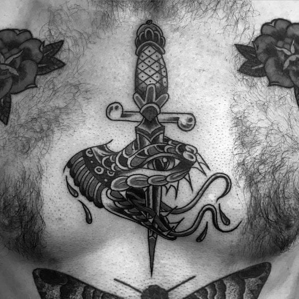 tatuaje serpiente y daga 29