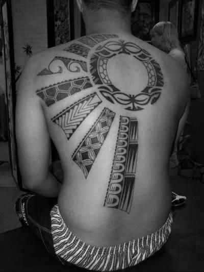 tatuaje sol tribal 39
