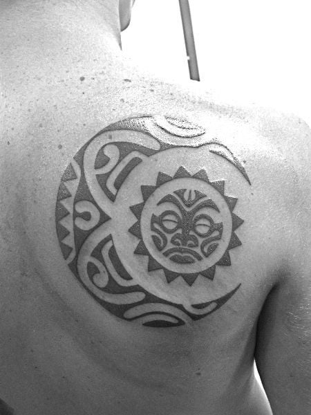 tatuaje sol tribal 55