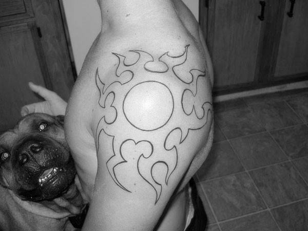 tatuaje sol tribal 59