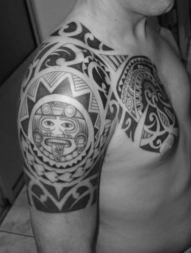 tatuaje sol tribal 79