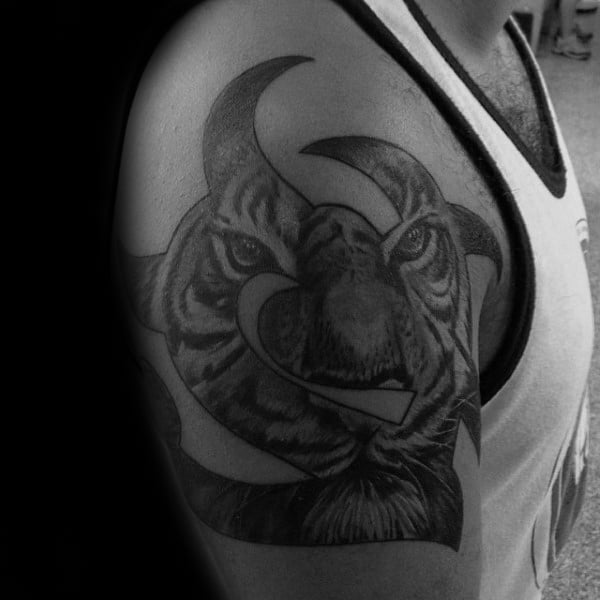 tatuaje tigre tribal 51