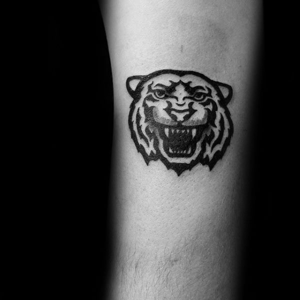 tatuaje tigre tribal 79