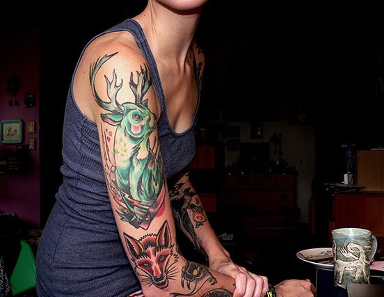 tatuaje ciervo mujer 31