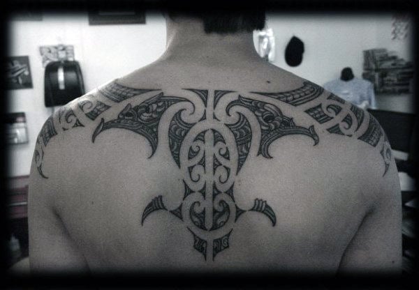 tatuaje tribal espalda 05