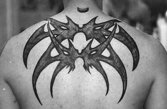 tatuaje tribal espalda 109