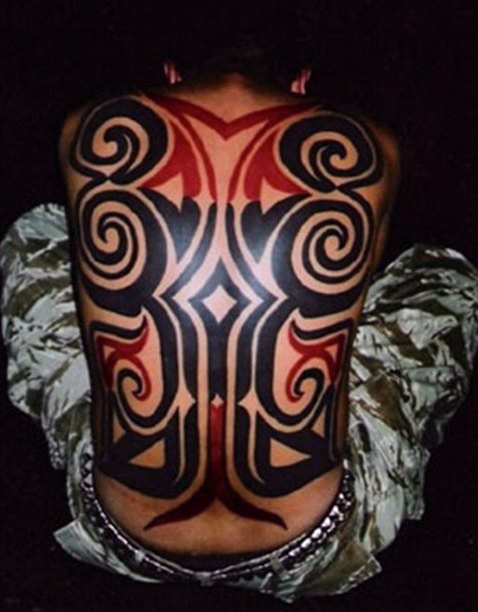 tatuaje tribal espalda 17