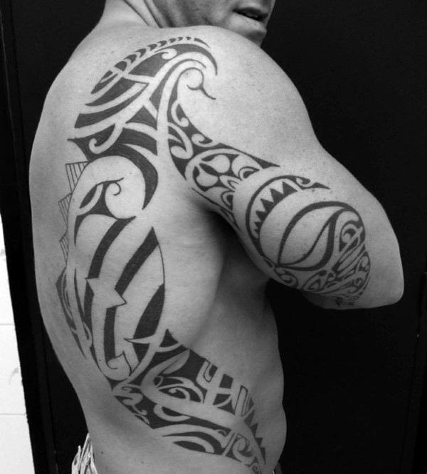 tatuaje tribal espalda 27