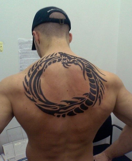 tatuaje tribal espalda 31
