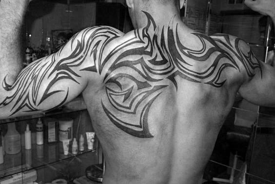 tatuaje tribal espalda 37