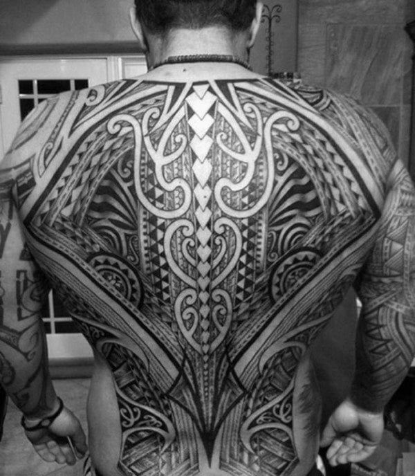 tatuaje tribal espalda 51