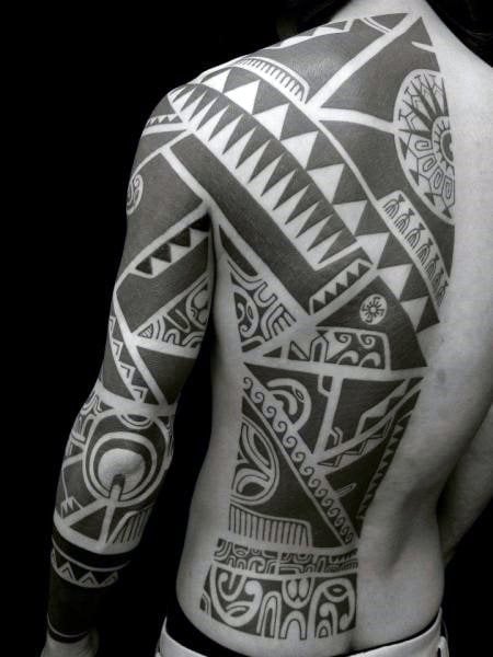 tatuaje tribal espalda 59